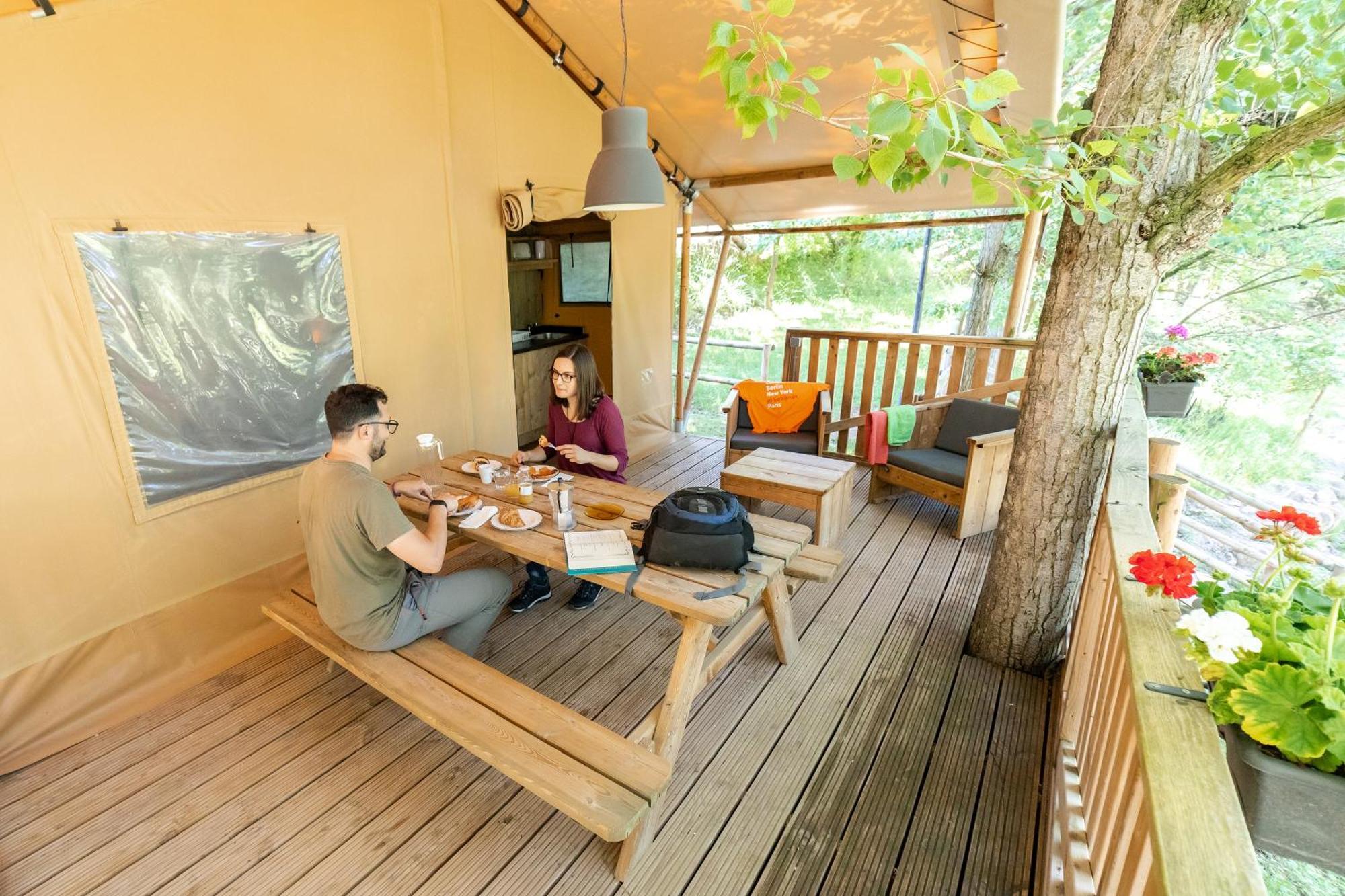 Bungalows - Camping El Solsones Сольсона Екстер'єр фото